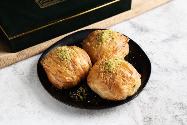 Cream Shaabiyat Piece