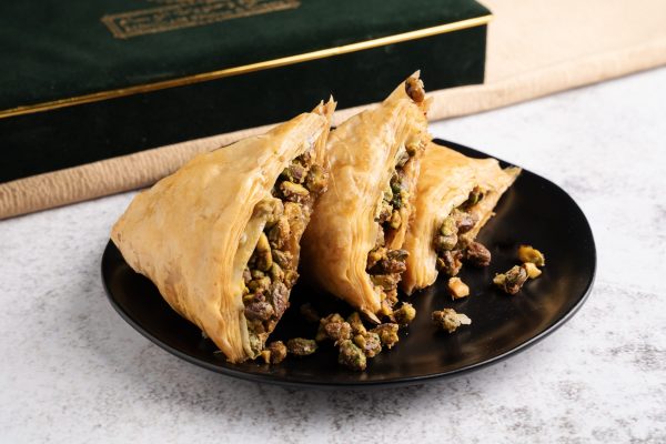 قطعة وربات بالفستق